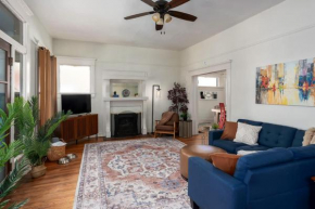 Historic Family 4BR home Firepit Grill & Downtown Access
